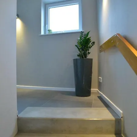 Grey House Apartment *