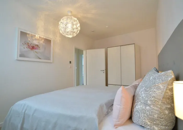 Grey House Apartment *